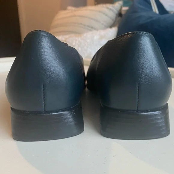 Trotters Jess Navy Blue Women's Slip On Comfort Leather Loafer, size 9 N - Picture 14 of 14